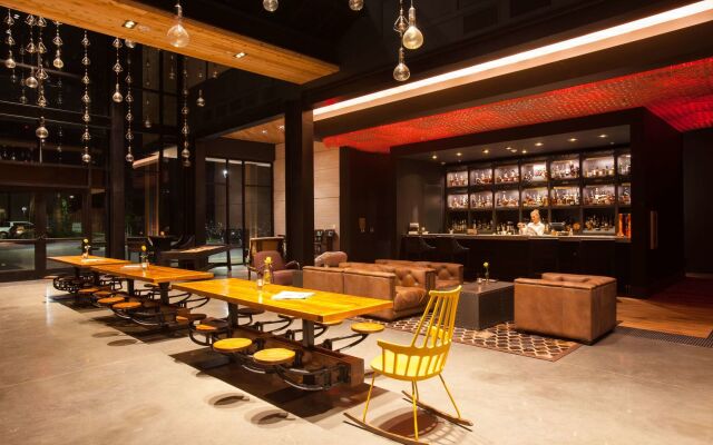 The George, by Valencia Hotel Collection