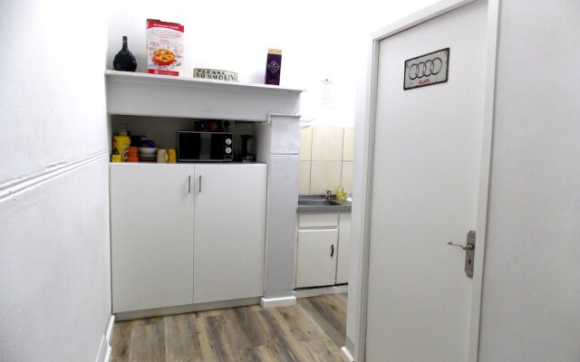 Trap Houz Backpackers