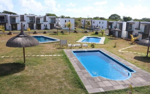 Lovely 2-bedrooms vacation villa with 3 pools