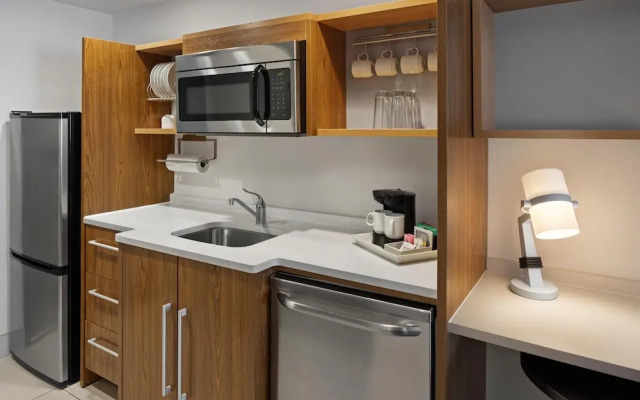 Home2 Suites by Hilton Roseville Minneapolis