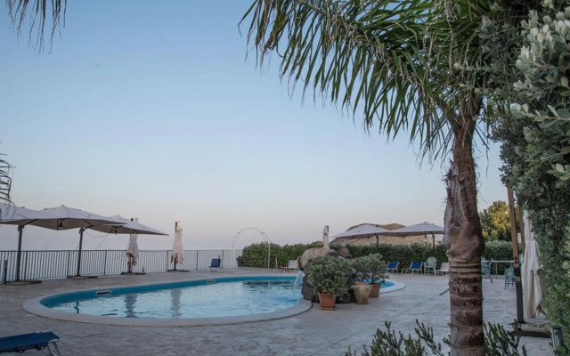 Eolian Residence