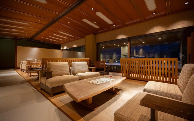 Yamanaka Onsen Kuriya Yasohachi