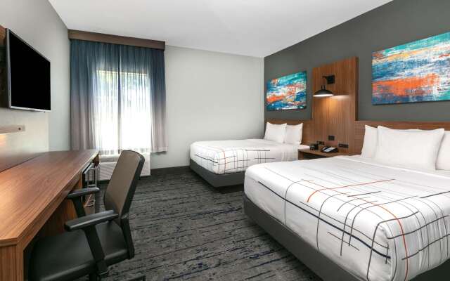 La Quinta Inn & Suites by Wyndham Jacksonville TX