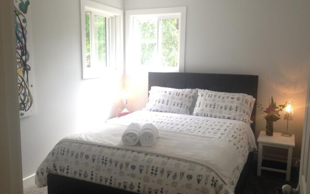 River Rock Guesthouse