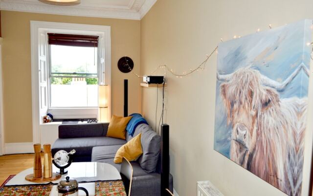 Homely 2 Bedroom Flat Next to Botanical Gardens