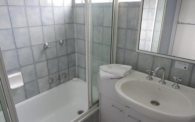 Cannes Court Apartments
