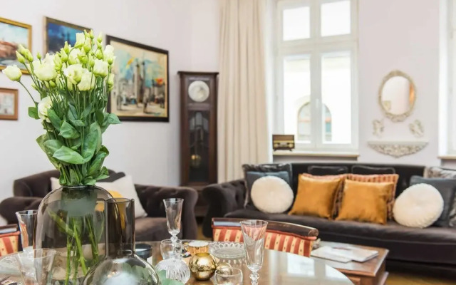 Cracovian Suite by Loft Affair