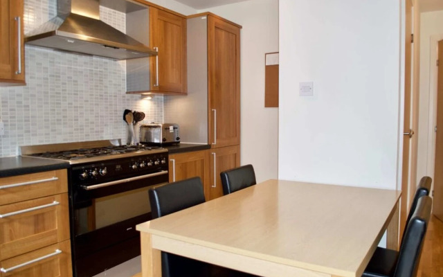 Modern 2 Bedroom City Centre Flat