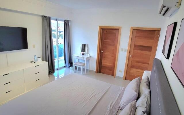 Amazing Ocean View Penthouse, 4 Bdrms, 4.5 Bths