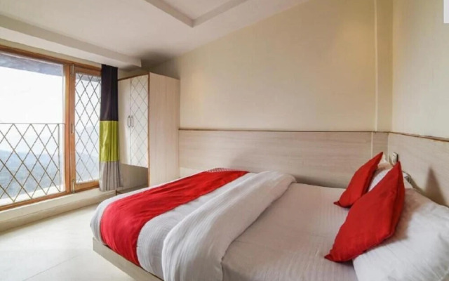 OYO Flagship 40500 Hotel Mid Town