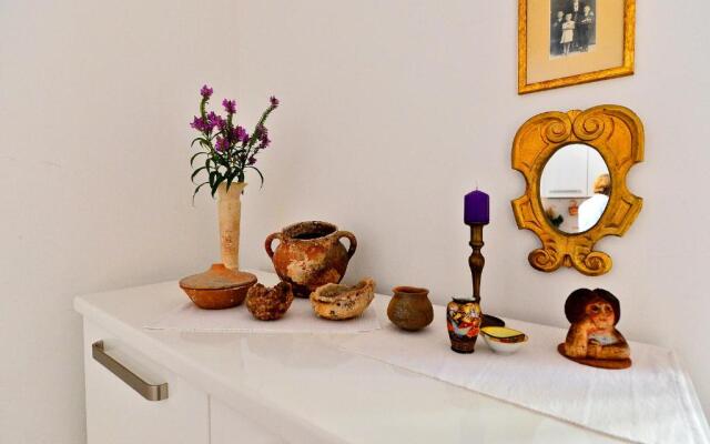 Sunny Bobica Apartments