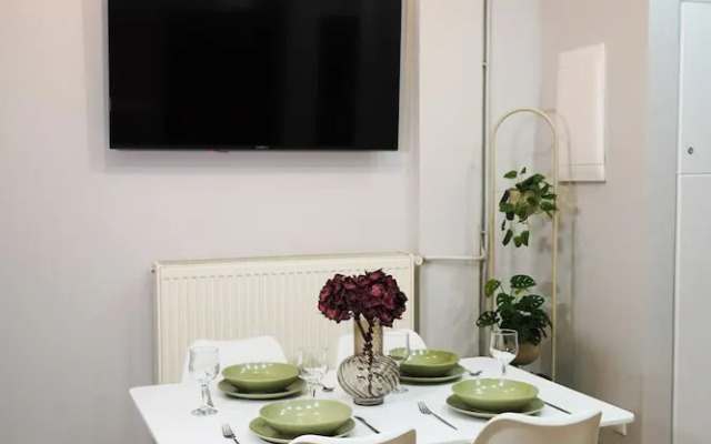 Athenian Petralona Suite