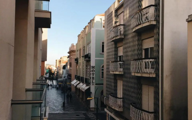 NEW APT center 1 min walk beach/river/casino!!!