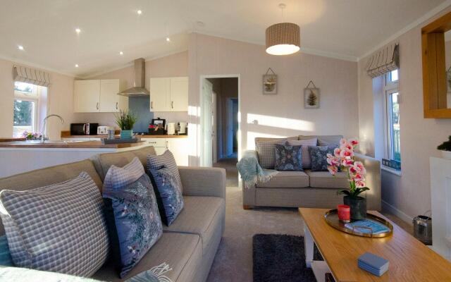 Hollicarrs - Bluebell Lodge