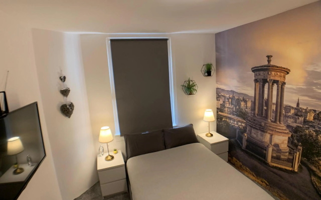 Maria- Bright and Modern City Center Apartment .