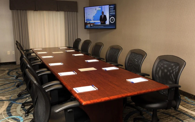 Holiday Inn Express Ralston - Arena Area