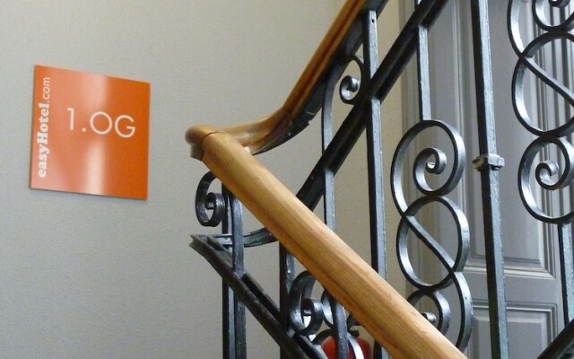 easyHotel Basel City - contactless self check-in