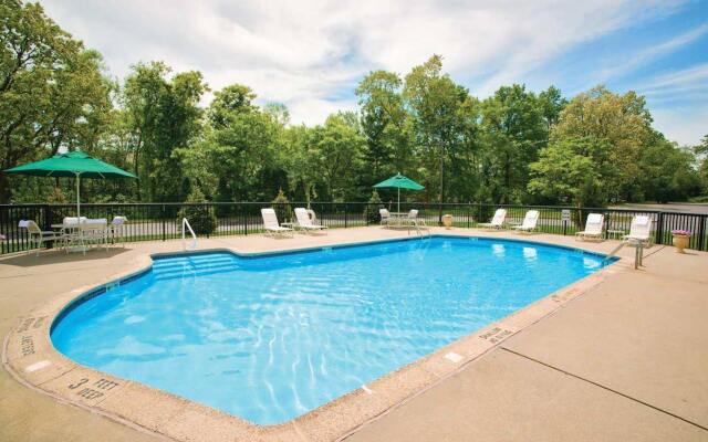 DoubleTree by Hilton Tinton Falls - Eatontown