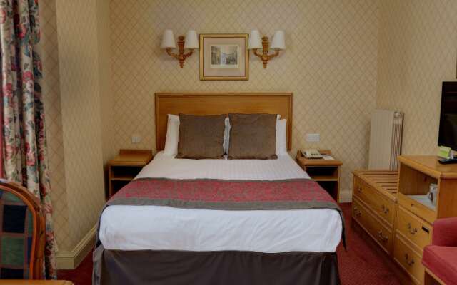 Crown and Mitre Hotel