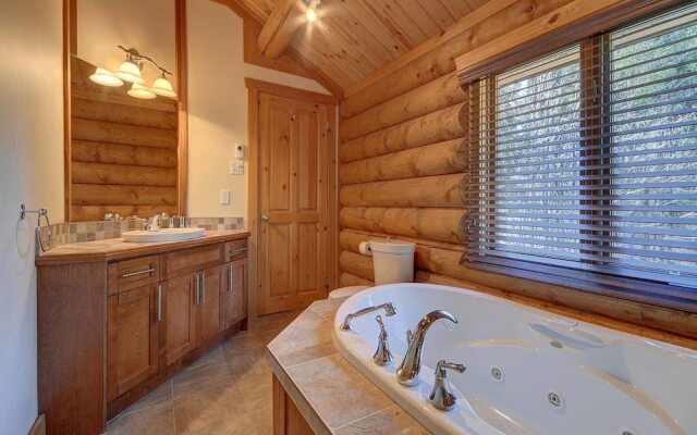 Chalet Nanook of the North
