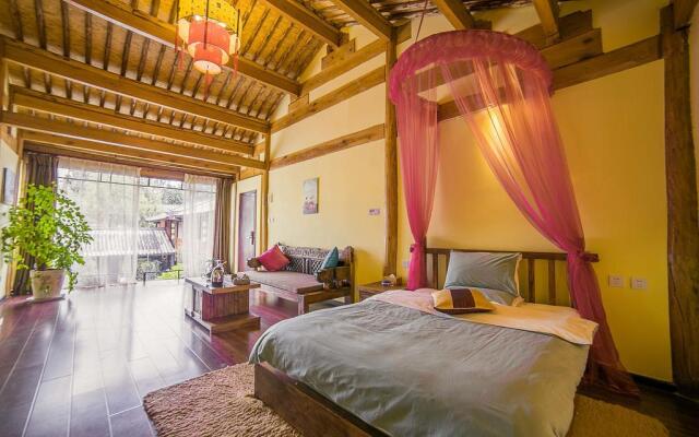 Lijiang Left Bank Holiday Inn
