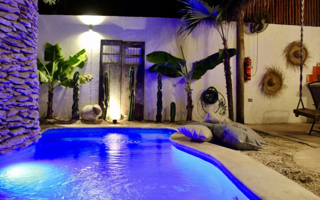 Awesome jungle villa with pool La Veleta
