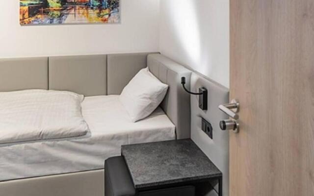 Home & Work Apartments