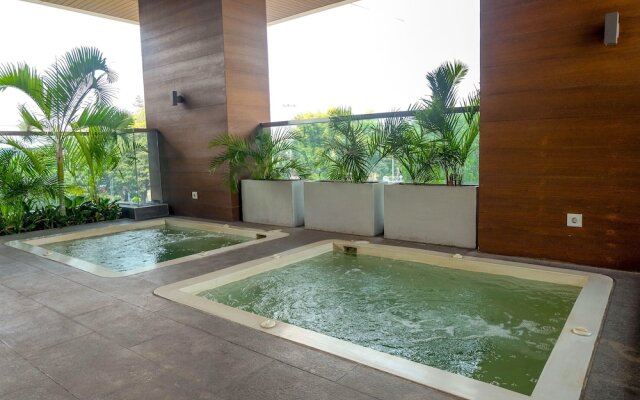 Luxurious Studio at Capitol Suites Apartment