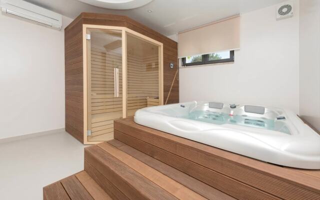 Villa VID