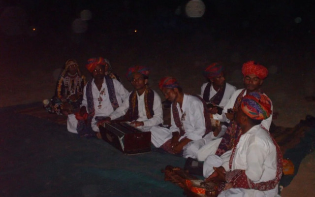 Umaid Safaris & Desert Lodge