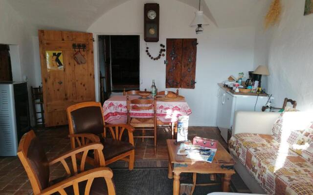 Chambre et pièce à vivre indépendantes