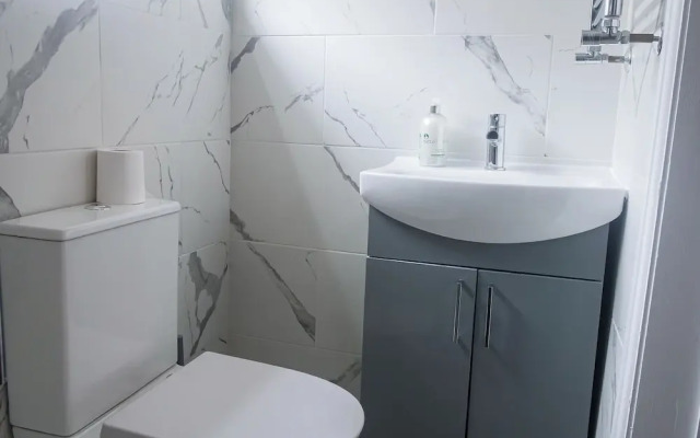 Spacious 6 Bedroom House in Bexleyheath