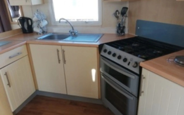 Pets Stay Free 3 Bedroom Caravan at Heacham Beach