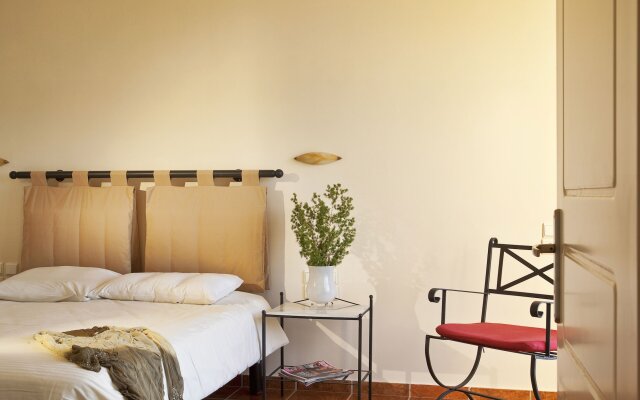 Elios Hill - Sun Kissed Happiness Hotel