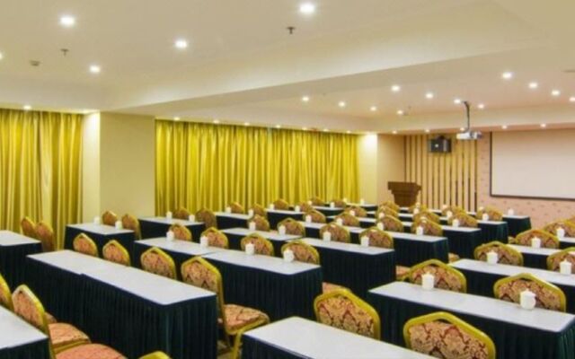 Green Island Holiday Hotel