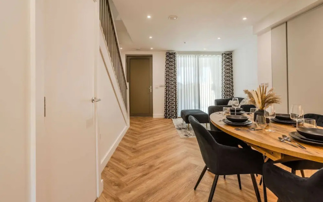 The Hidden Suite - 4BR Townhome Roof Top