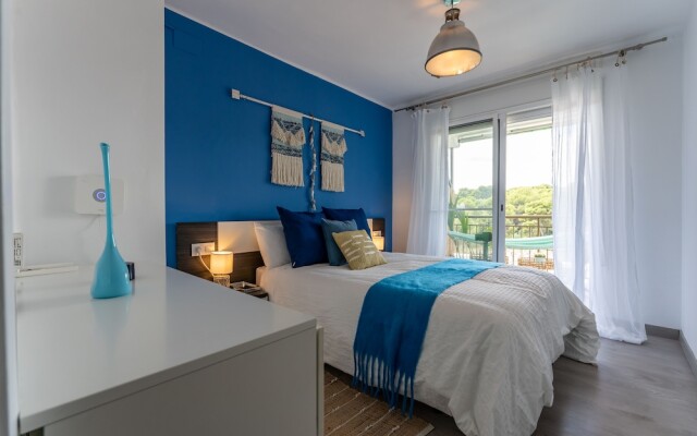 Your Retro Beach Front Hideaway in Salou