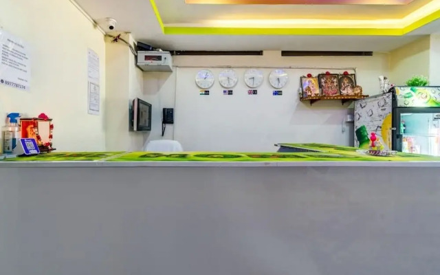 iROOMZ KSR Luxury Rooms