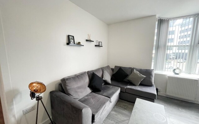 Flat 2 Hagley Road