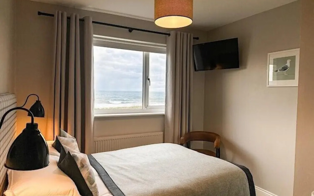 Beach House Hotel