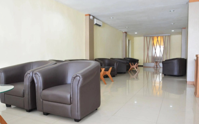 ZEN Rooms Raya Rungkut