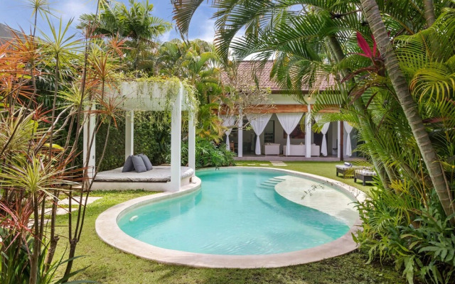 Villa Alice Dua by Villa Finder