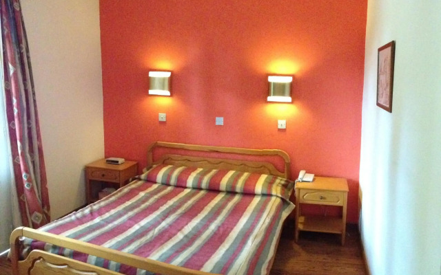 New Helvetia Hotel
