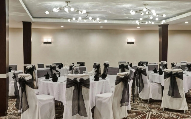 DoubleTree by Hilton Fullerton