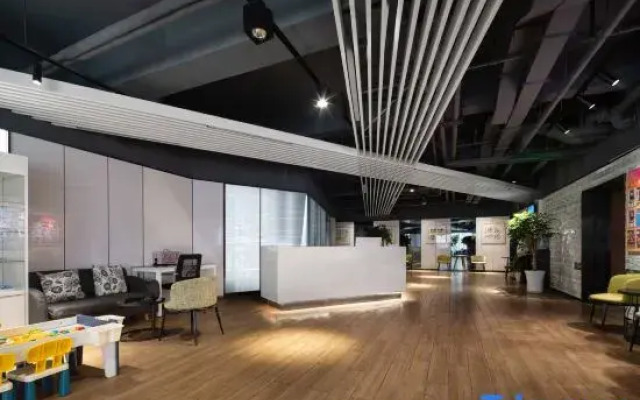 Royal•Garden Hotel