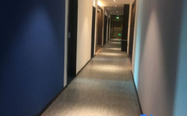 Waito Hotel (Guangzhou Kecun Metro Station Liying Plaza)