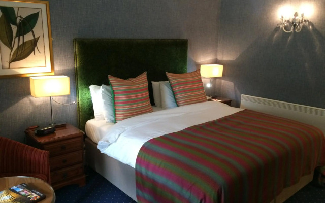 New House Country Hotel
