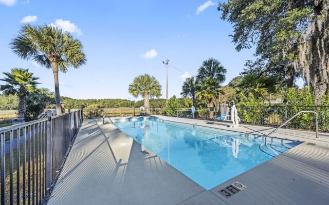 Charleston Creekside Inn