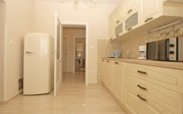 Apartment 1654