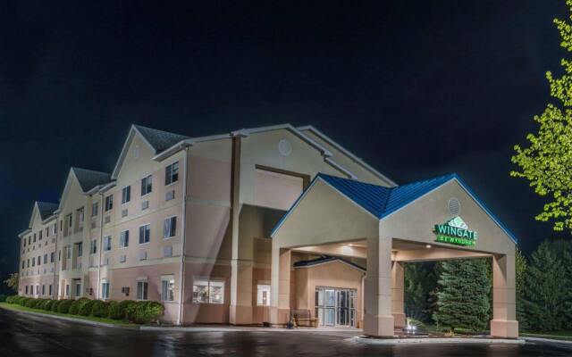 Comfort Inn & Suites Liverpool-Clay